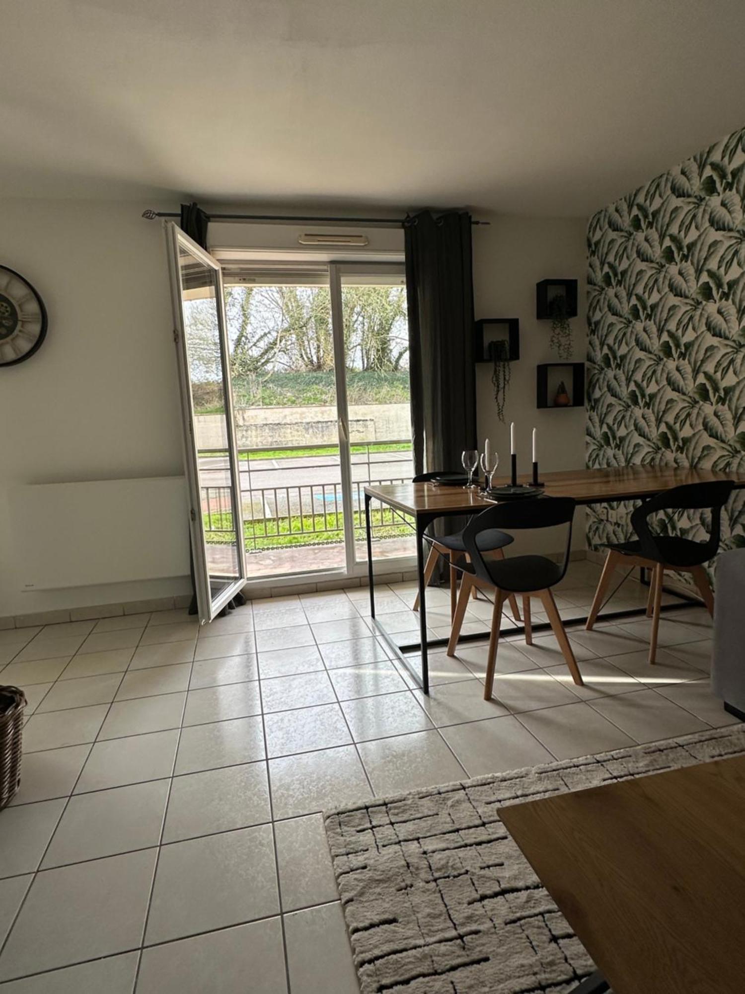 Appartement Entierement Renove 罗伊 外观 照片
